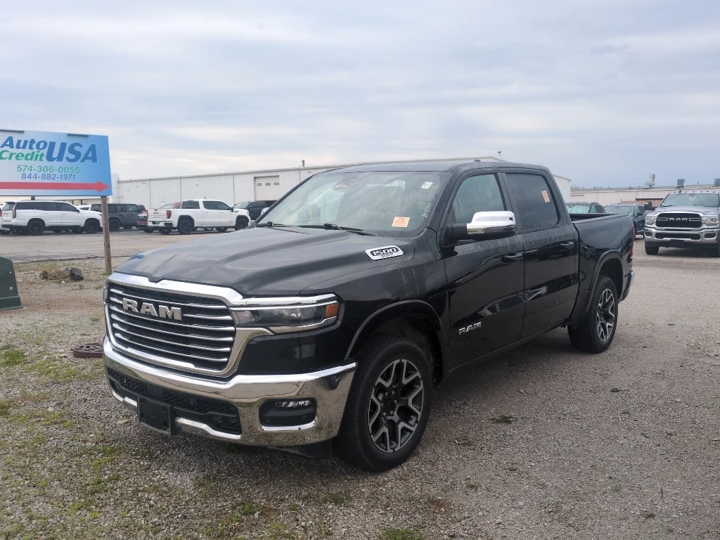 2025 RAM 1500 Laramie 4x4 Crew Cab 5'7's photo