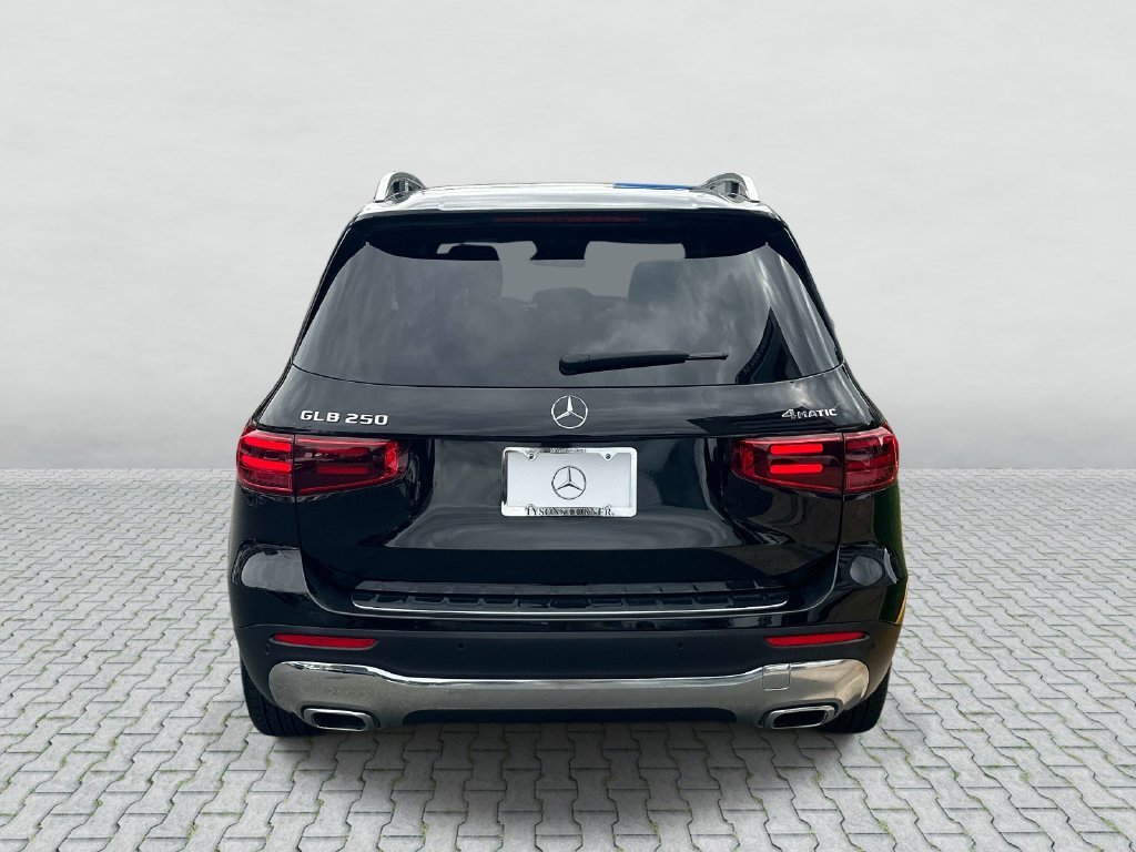 Used 2025 Night Black Mercedes-Benz GLB 250 image 6