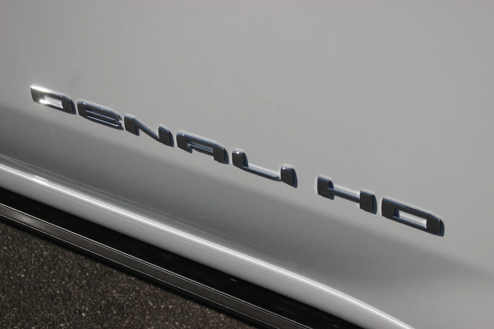 New 2026 Glacier White Tricoat GMC Denali Ultimate image 11