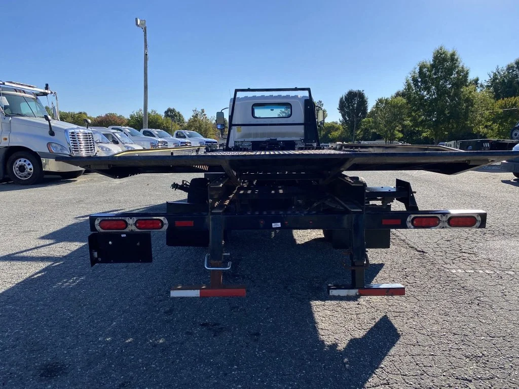 Used 2019  Isuzu Rollback image 55
