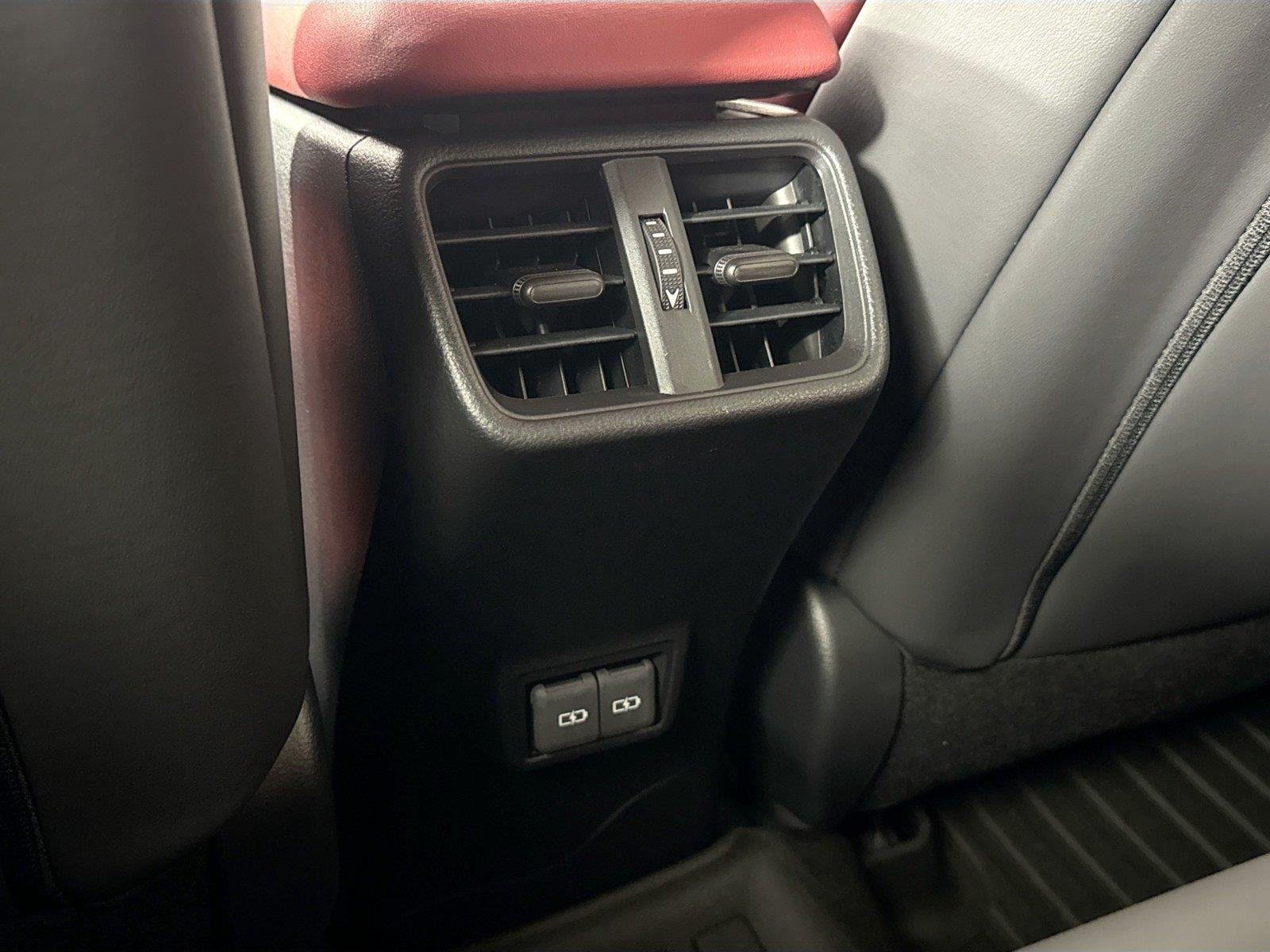 Used 2024 Iridium w/ Obsidian Roof Lexus UX 250h F SPORT Handling image 37