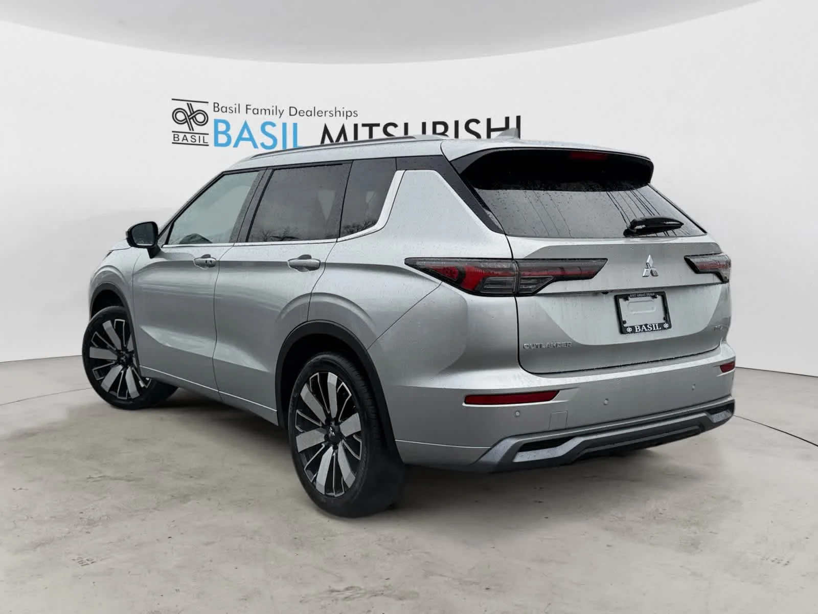 New 2026 Alloy Silver Metallic Mitsubishi SEL image 3