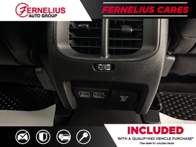 Used 2022 White Jeep Latitude Lux image 29