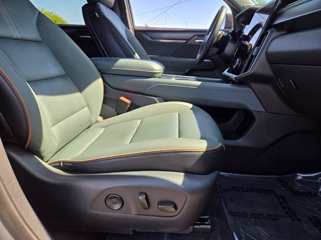 Used 2024 Sterling Metallic GMC AT4 image 16