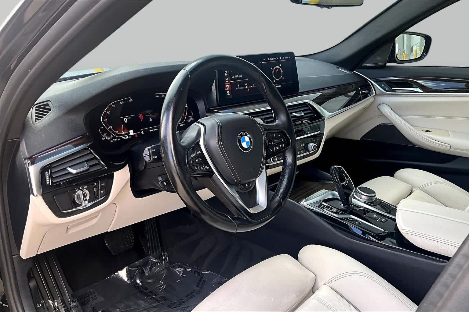 Used 2021 Black Sapphire Metallic BMW 540i xDrive image 16