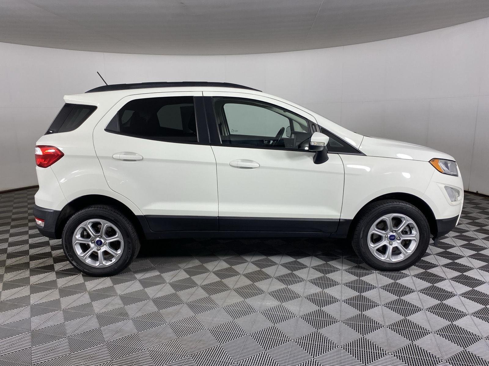 Used 2019 Diamond White Ford SE image 12