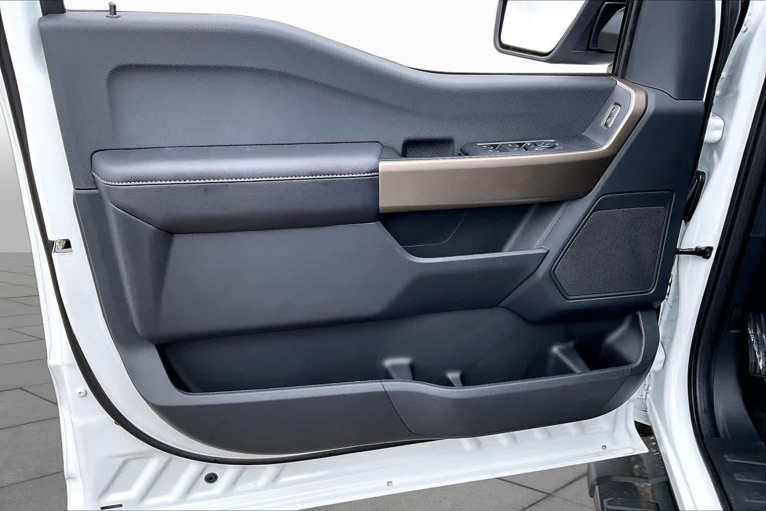 New 2026 Oxford White Ford STX® image 10