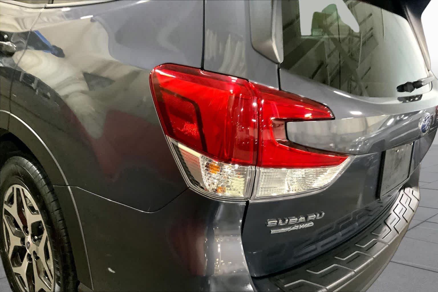 Used 2022 Magnetite Gray Metallic Subaru Premium image 29