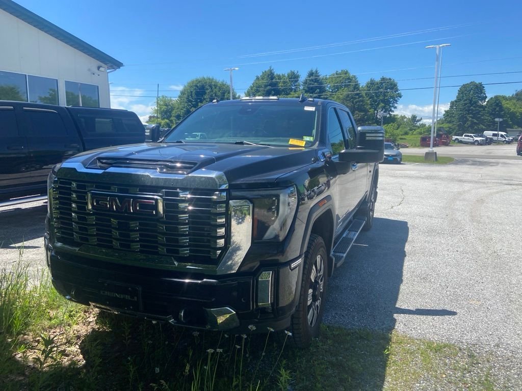 Used 2024 Onyx Black GMC Denali image 3