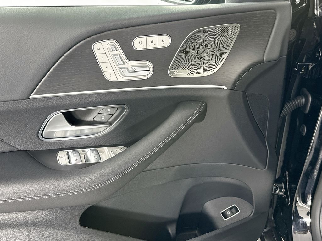 New 2026 Black Mercedes-Benz GLS 450 image 18