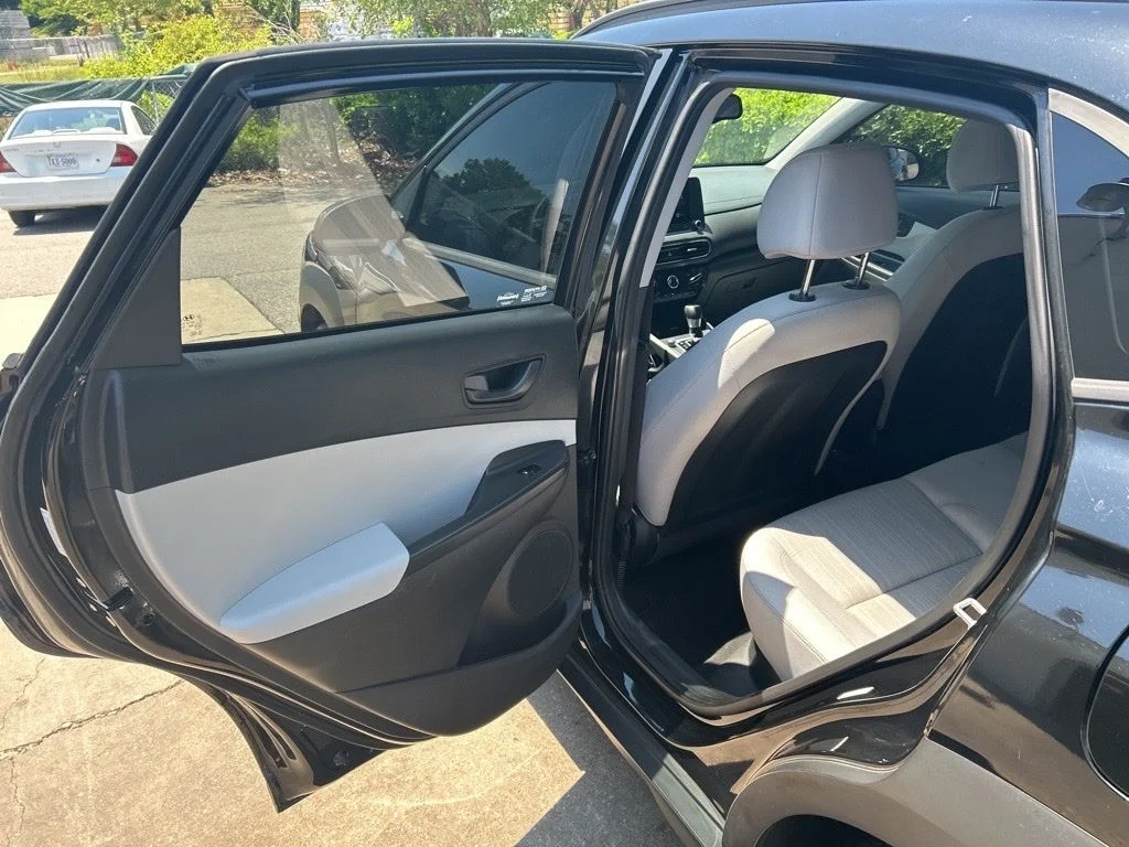 Used 2023 Black Hyundai SEL image 20