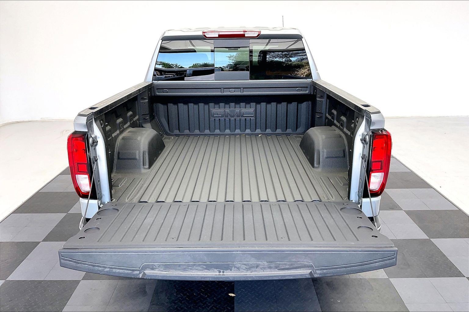 New 2026 Sterling Metallic GMC Elevation image 11