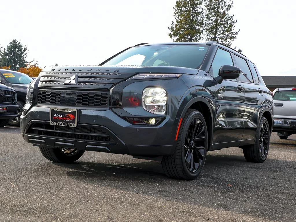 New 2025 Black Mitsubishi SEL image 33