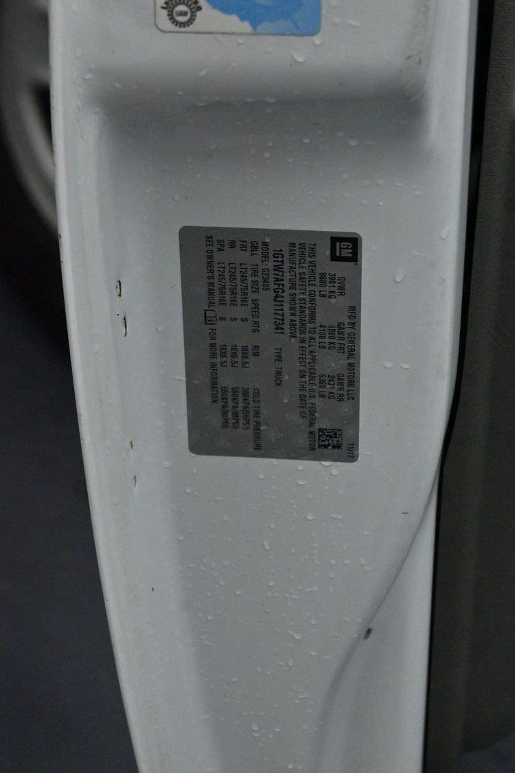 Used 2018 Summit White GMC 2500 image 30