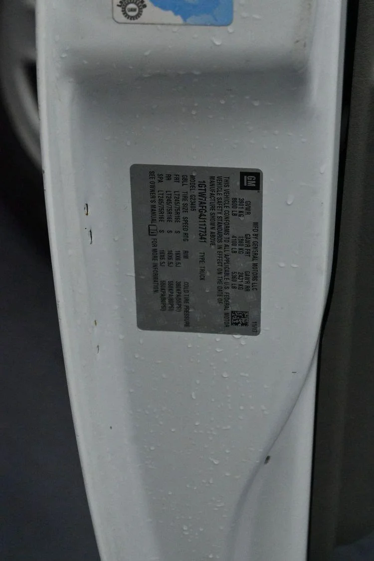 Used 2018 Summit White GMC 2500 image 30