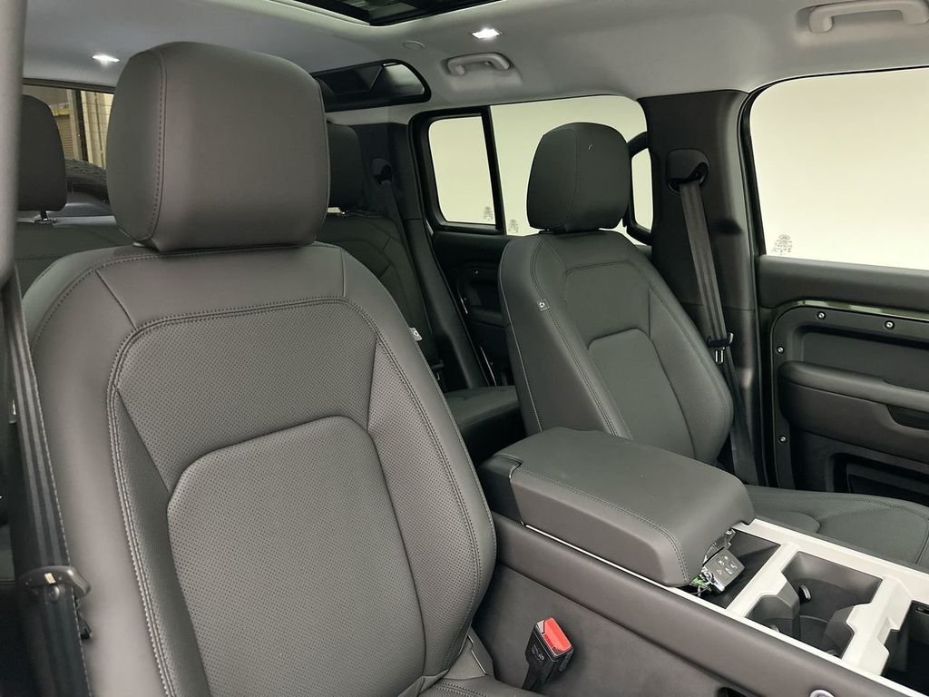 New 2026 Woolstone Green Land Rover S image 6