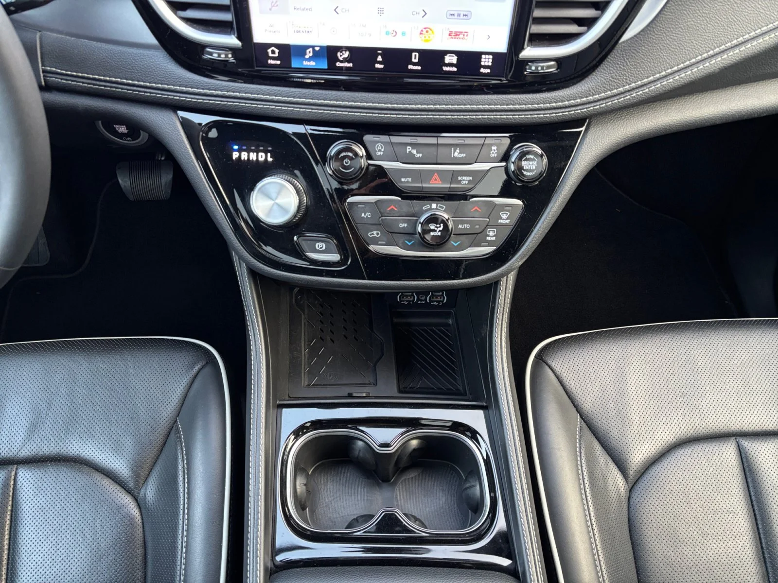 Used 2025 Bright White Chrysler Limited image 15