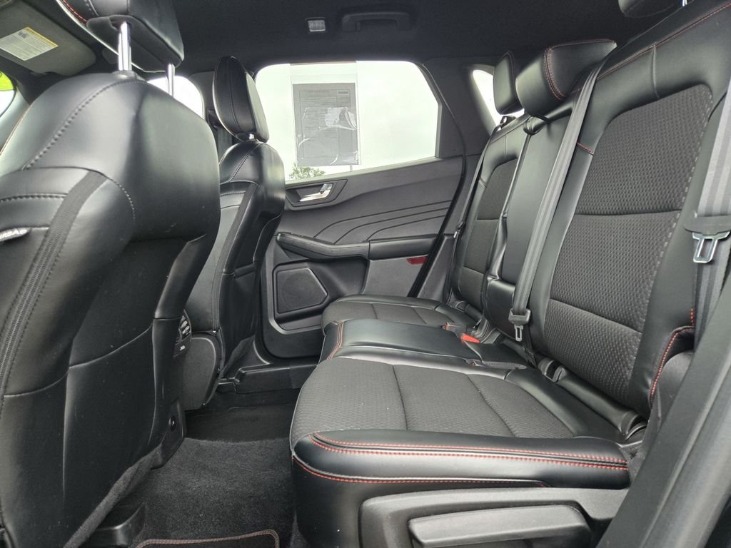 Used 2023 Agate Black Metallic Ford ST-Line image 10