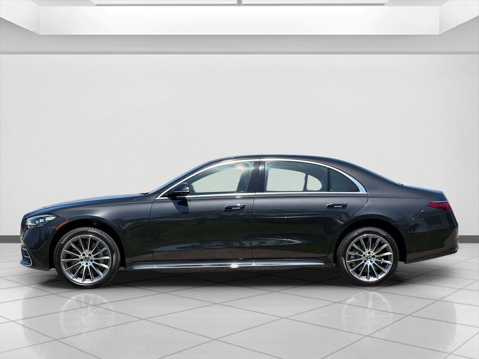 New 2026 Graphite Grey Metallic Mercedes-Benz S 580 image 5