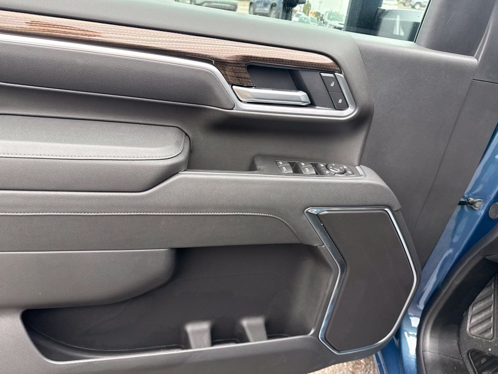 New 2026 Lakeshore Blue Metallic Chevrolet LT image 24