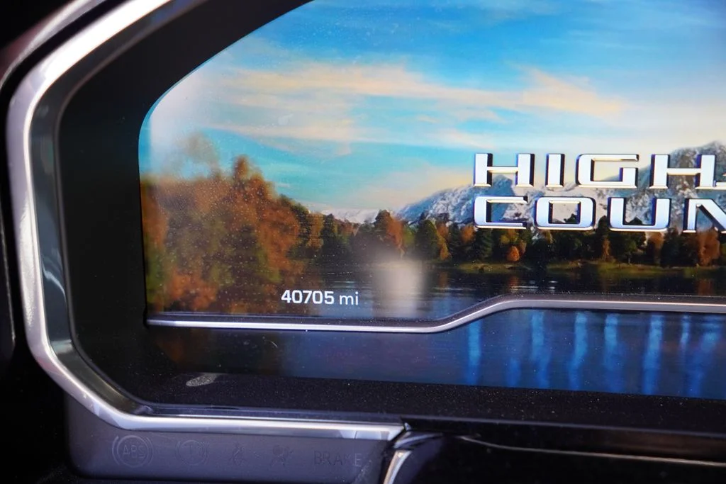 Used 2024 Black Chevrolet High Country image 8