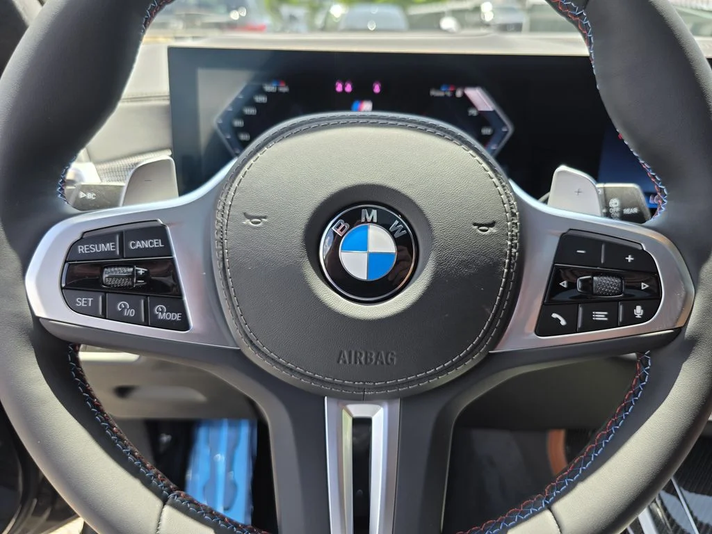 New 2027 Manhattan Green Metallic BMW M60i image 22