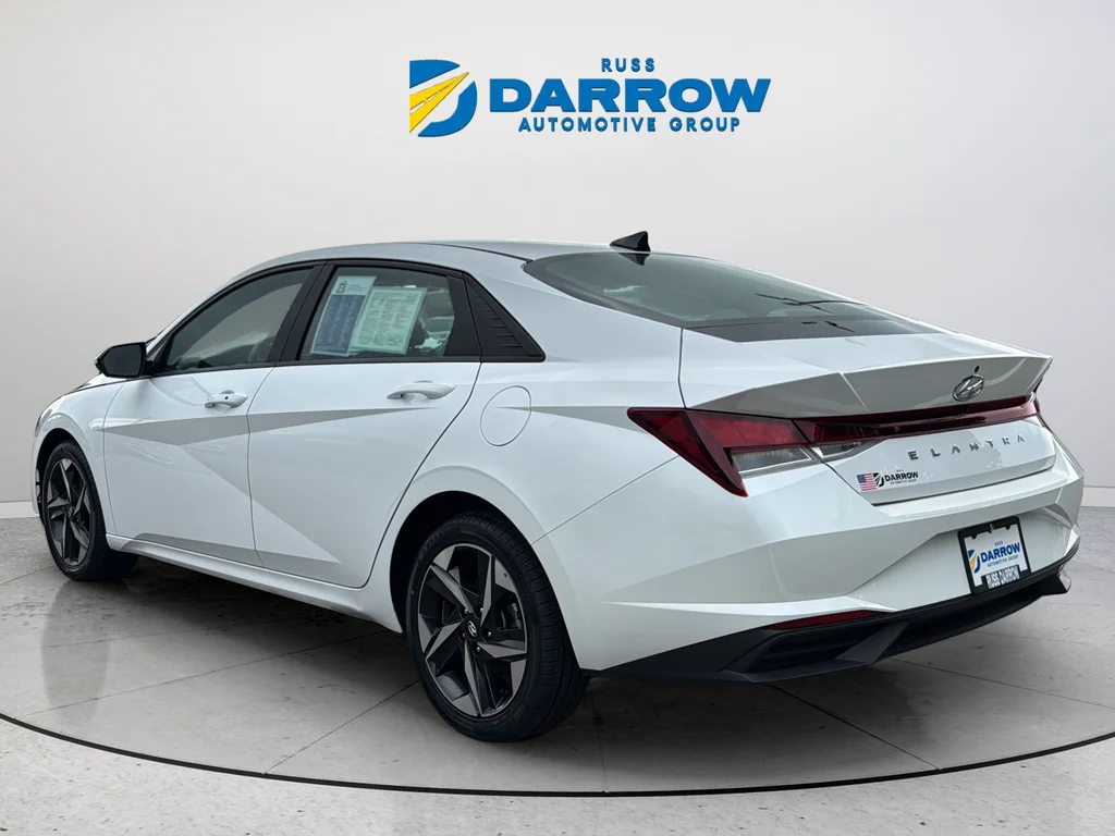 Used 2023 White Hyundai SEL image 3