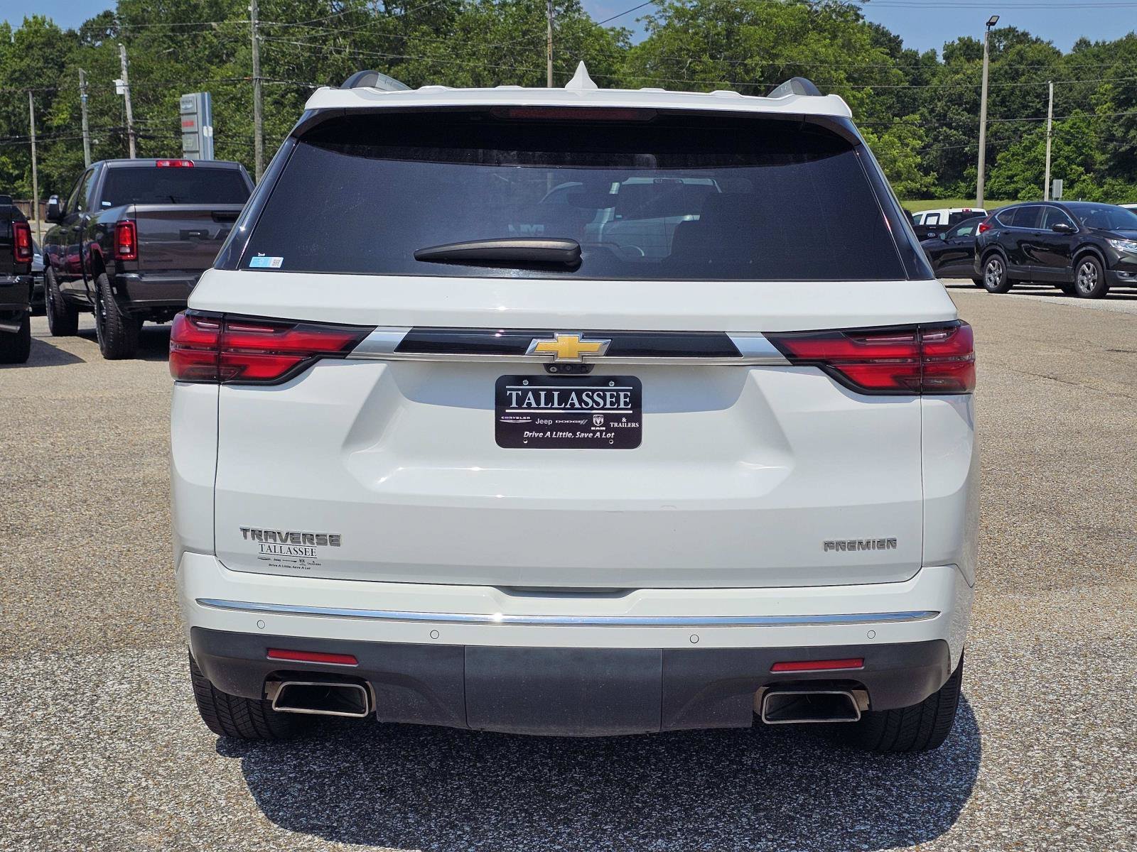 Used 2022 Summit White Chevrolet Premier image 11