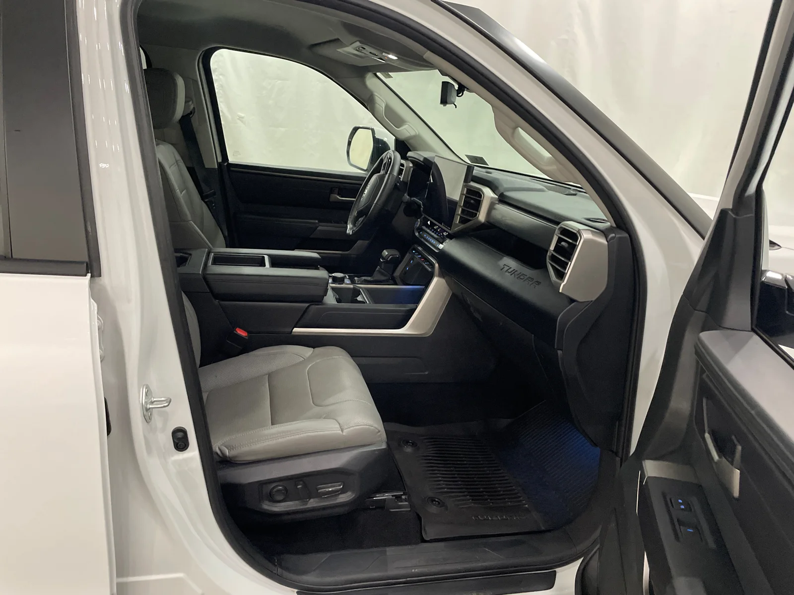 Used 2024 Ice Cap Toyota SR5 image 23