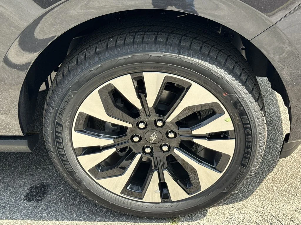 New 2026 Gray Ford Platinum image 12