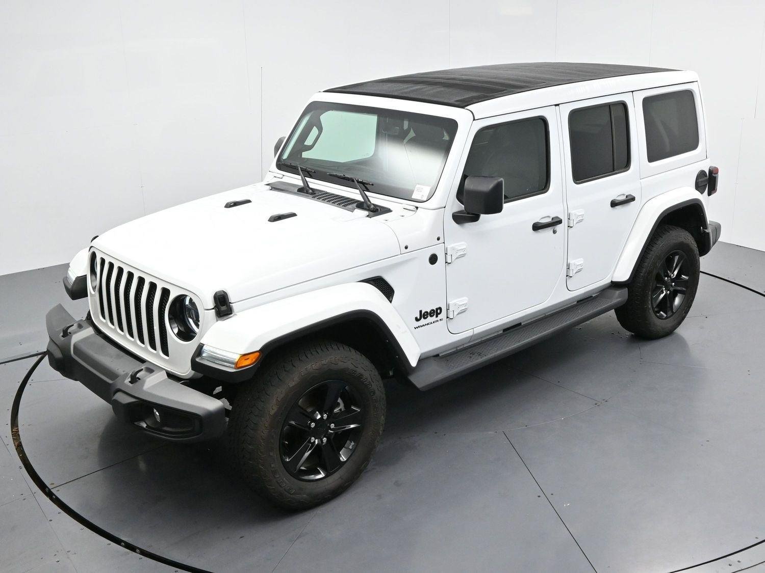 Used 2023 White Jeep Sahara Altitude image 37