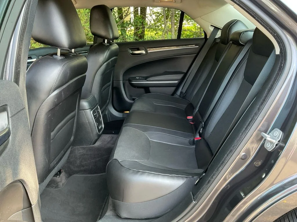 Used 2018 Gray Chrysler Limited image 30