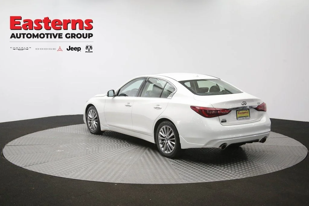 Used 2023 White INFINITI LUXE image 68