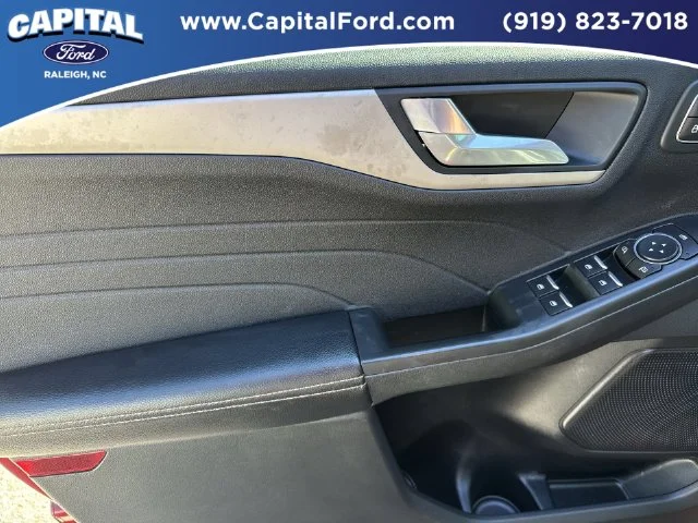 Used 2022 Red Ford SEL image 20