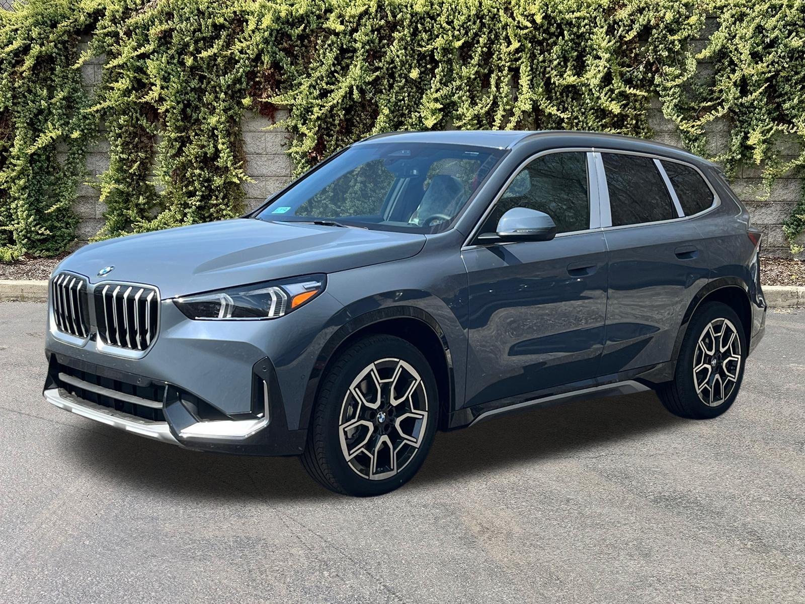 New 2026 Storm Bay Metallic BMW xDrive28i image 5