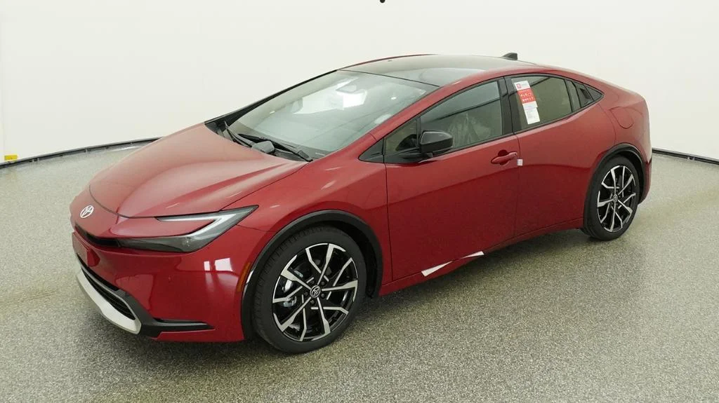 2026 Toyota Prius XSE Premium's photo