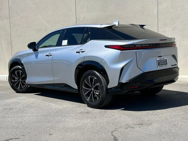 New 2026 Iridium Lexus PREMIUM image 7