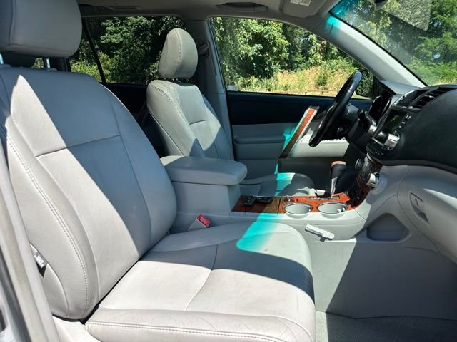 2010 Toyota Highlander Limited - Photo 26