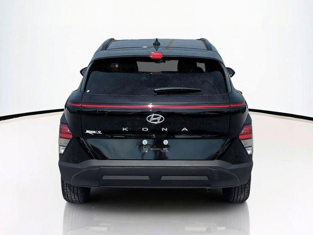 New 2027 Black Hyundai SEL Sport FWD image 6