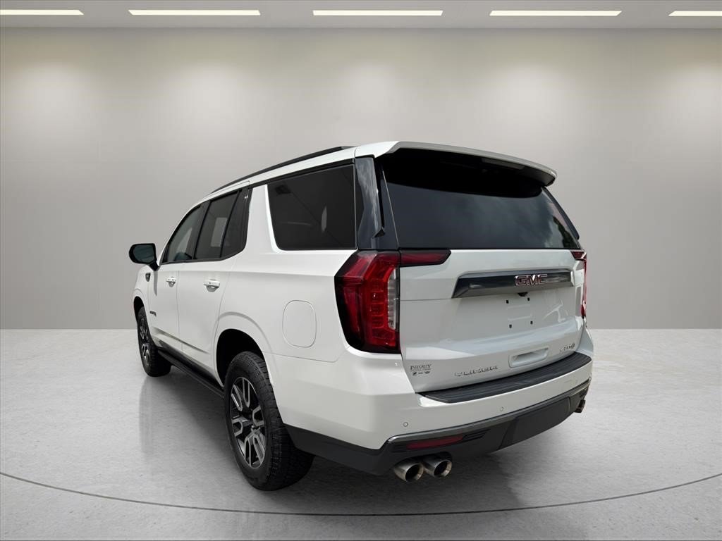Used 2022 White Frost Tricoat GMC AT4 image 8