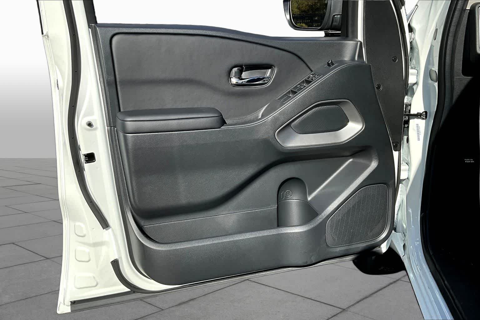 New 2026 Glacier White Nissan SV image 10