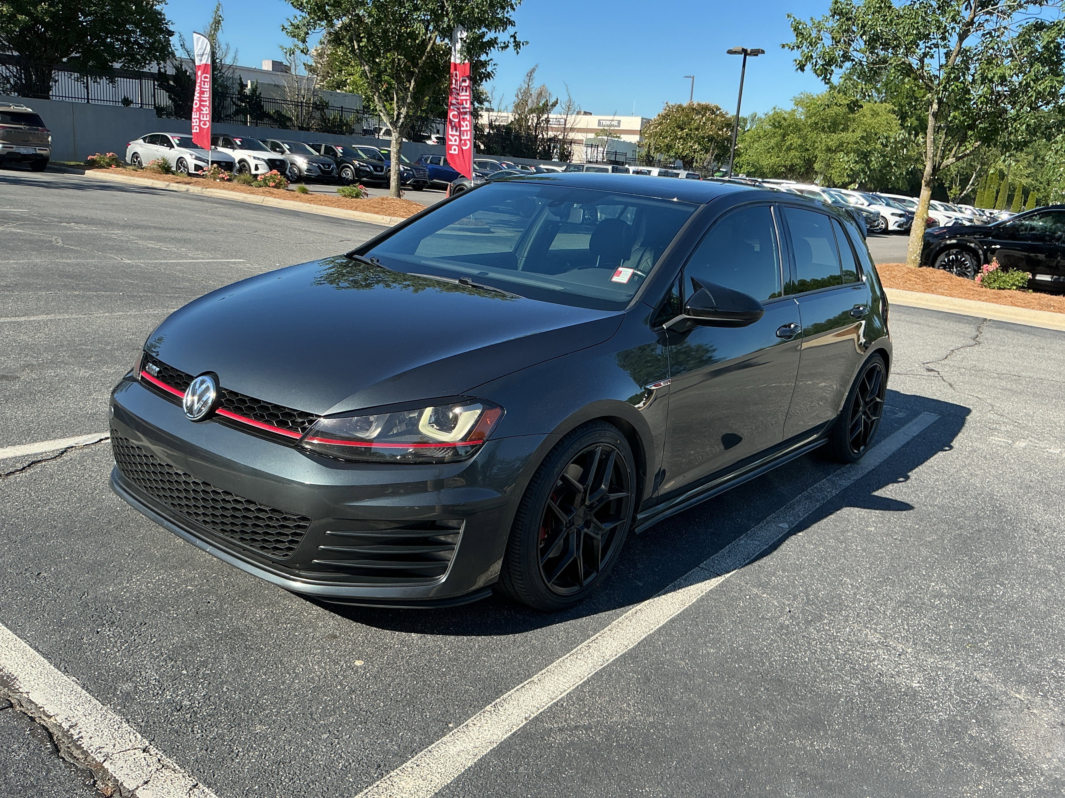 Used 2016 Steel Gray Metallic Volkswagen SE image 1