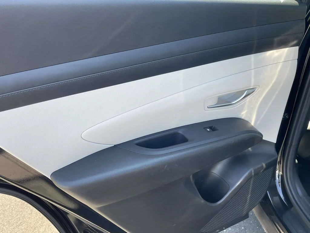 Certified Used 2025 Black Hyundai SE image 11