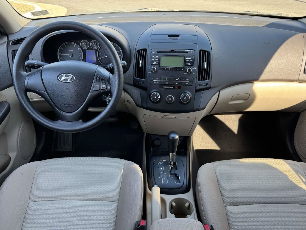 Used 2012 Black Hyundai GLS image 2