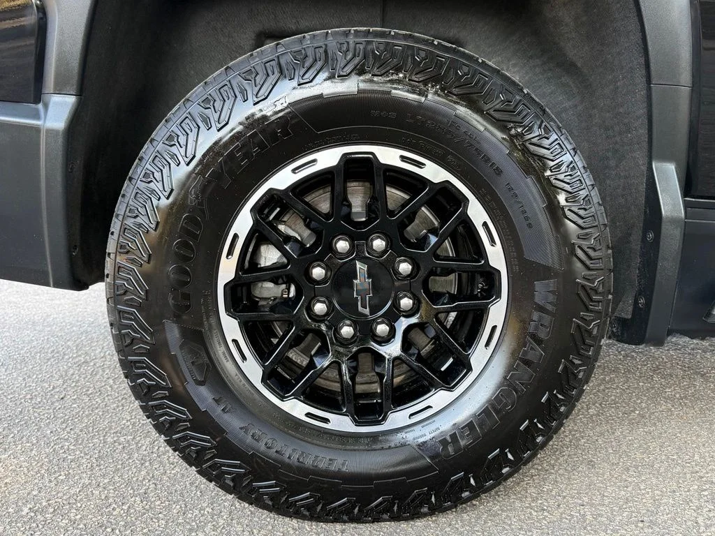 Used 2026 Black Chevrolet Trail Boss image 36