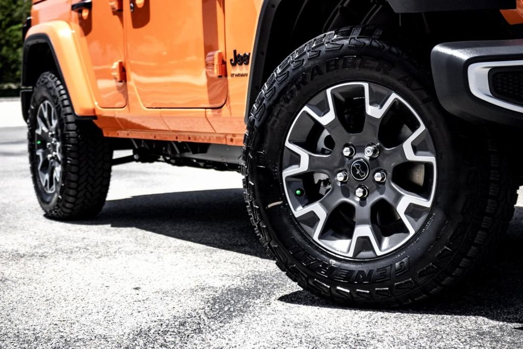 New 2025 Joose Exterior Paint Jeep Sahara image 2