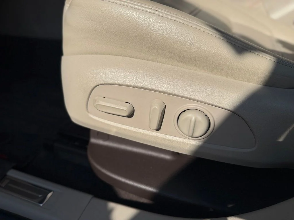 Used 2019 White GMC Denali image 29