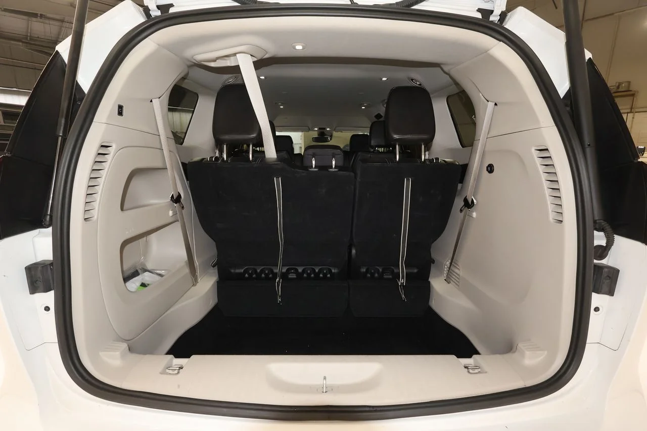 2024 Chrysler Pacifica Touring L - Photo 21