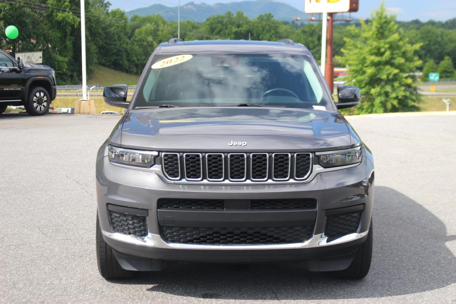 Used 2022 Gray Jeep Laredo image 2