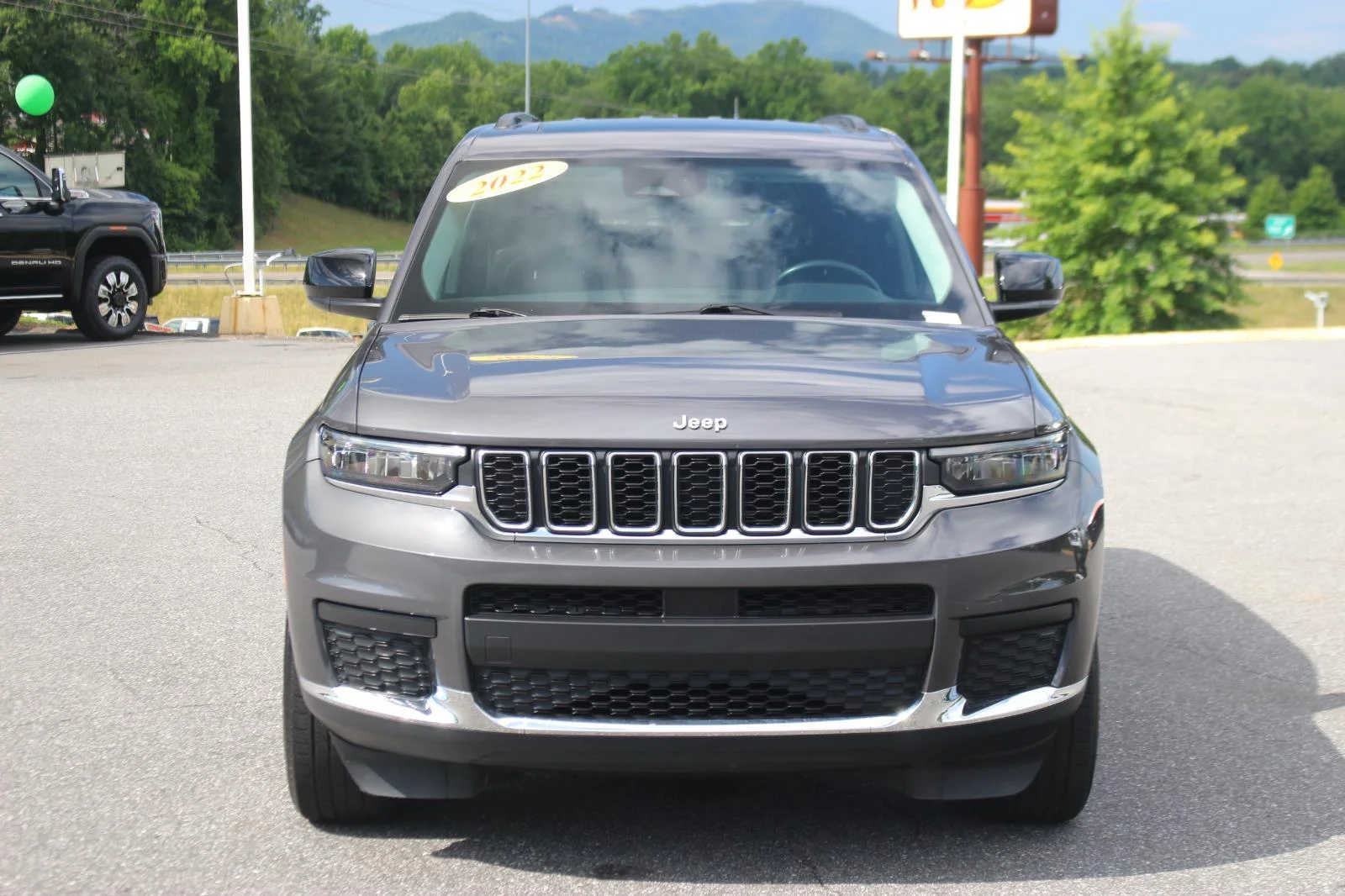 Used 2022 Gray Jeep Laredo image 2